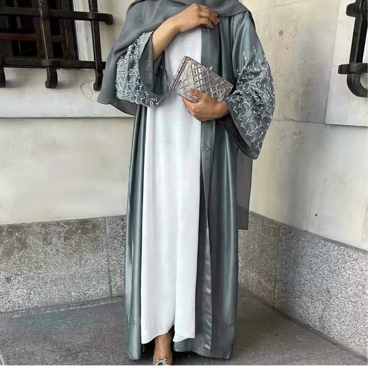 Abaya pearl